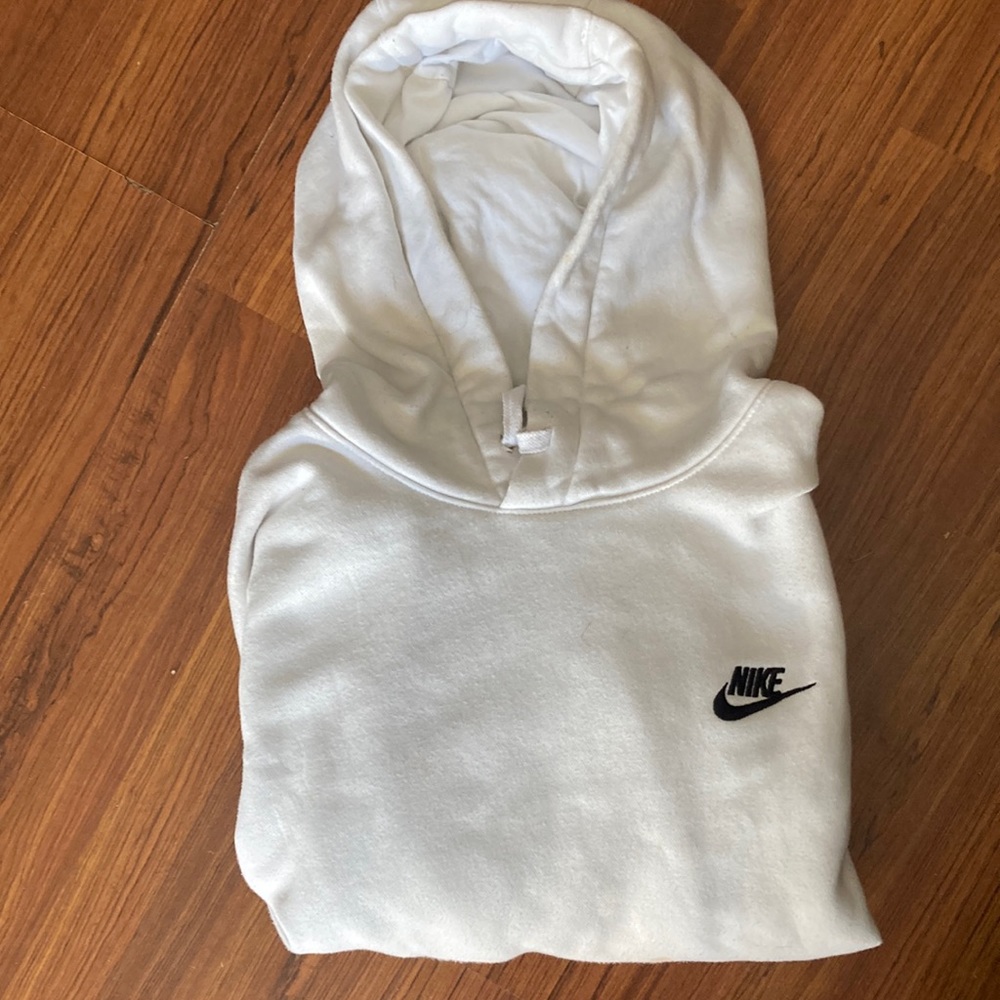 Medium white Nike hoodie, recently bought and clean💕